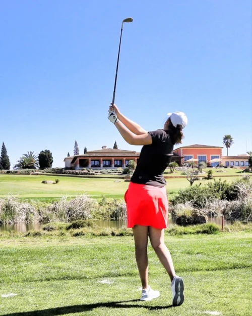 Schlag ins Grün in Richtung Clubhaus von Kiki Dreckmann | Bild: Privat