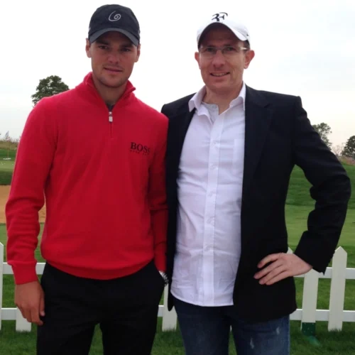 Deutscher Golfprofi und Major-Sieger Martin Kaymer im Bild mit Sportfotograf Karl-Heinz Beggel
