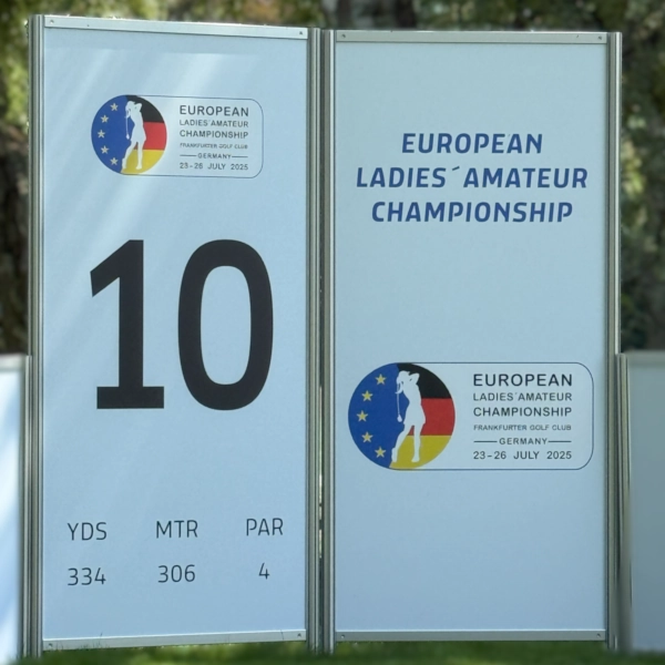 Teebox an Bahn 10 des Frankfurter Golfclub